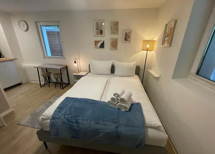 Vorstadtoase - Fuer 2 Personen Mit Smart Tv, Parken, Eigenen Bad, Netflix - Naehe Ber *