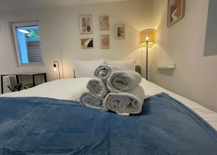 Vorstadtoase - Fuer 2 Personen Mit Smart Tv, Parken, Eigenen Bad, Netflix - Naehe Ber Appartement