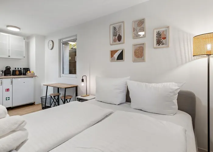 Vorstadtoase - Fuer 2 Personen Mit Smart Tv, Parken, Eigenen Bad, Netflix - Naehe Ber Appartement *